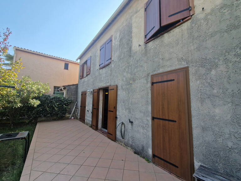 Maison divisée en deux appartements — photo 1