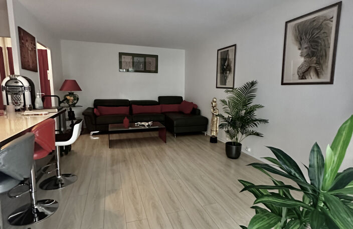 LEVALLOIS PERRET T3 EN TRÈS BON ÉTAT IMMEUBLE DE BON STANDING — photo 2
