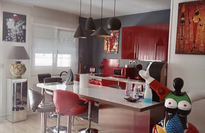 LEVALLOIS PERRET T3 EN TRÈS BON ÉTAT IMMEUBLE DE BON STANDING — photo 3