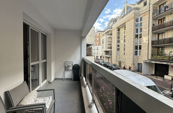 LEVALLOIS PERRET T3 EN TRÈS BON ÉTAT IMMEUBLE DE BON STANDING — photo 4