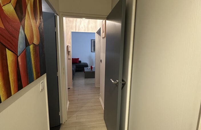 LEVALLOIS PERRET T3 EN TRÈS BON ÉTAT IMMEUBLE DE BON STANDING — photo 5