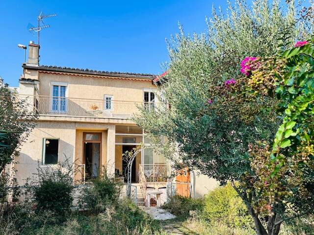 VALENCE Faventine, maison de ville composée de 2 logements avec jardin et garage — photo du bien