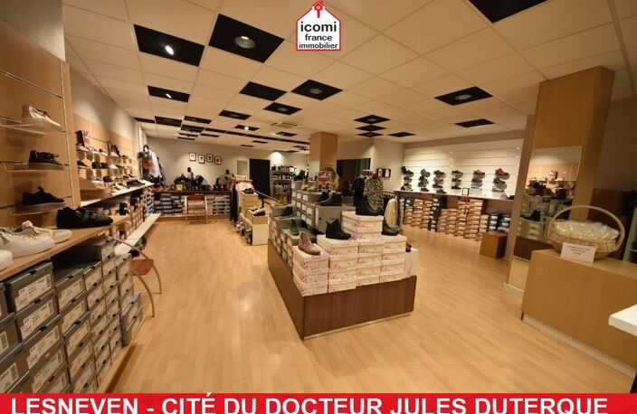 FINISTERE - Lesneven (29260) - A VENDRE - LOCAUX COMMERCIAUX AVEC VITRINE - RESERVE - BUREAU - ATELIER - JARDIN - BEAU POTENTIEL — photo 2
