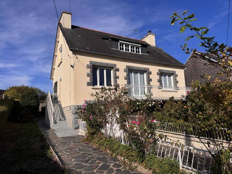 A vendre, maison individuelle sur sous-sol total à ROSTRENEN – Vie de plain pied possible ! — photo 1