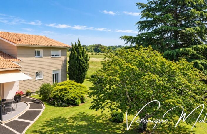 LIGNAN-DE-BORDEAUX – VILLA FAMILIALE, PISCINE, DÉPENDANCE AMÉNAGÉE ET PISTE CYCLABLE À 6 MIN À VÉLO — photo 3
