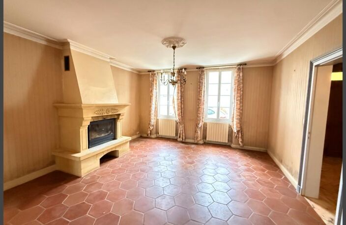 Maison de ville en pierre avec jardin et garage - possibilité de créer un appartement à VILLEFRANCHE DE LONCHAT (24) — photo 4