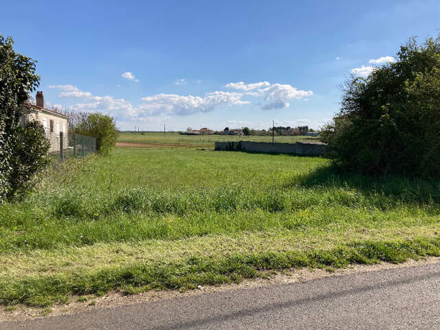 Terrain à bâtir à Champagnolles (17240) — photo du bien