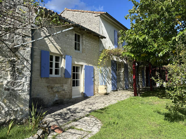 charmante maison de village avec atelier d'artiste — photo du bien