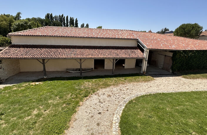 Logis charentais au cadre enchanteur — photo 4