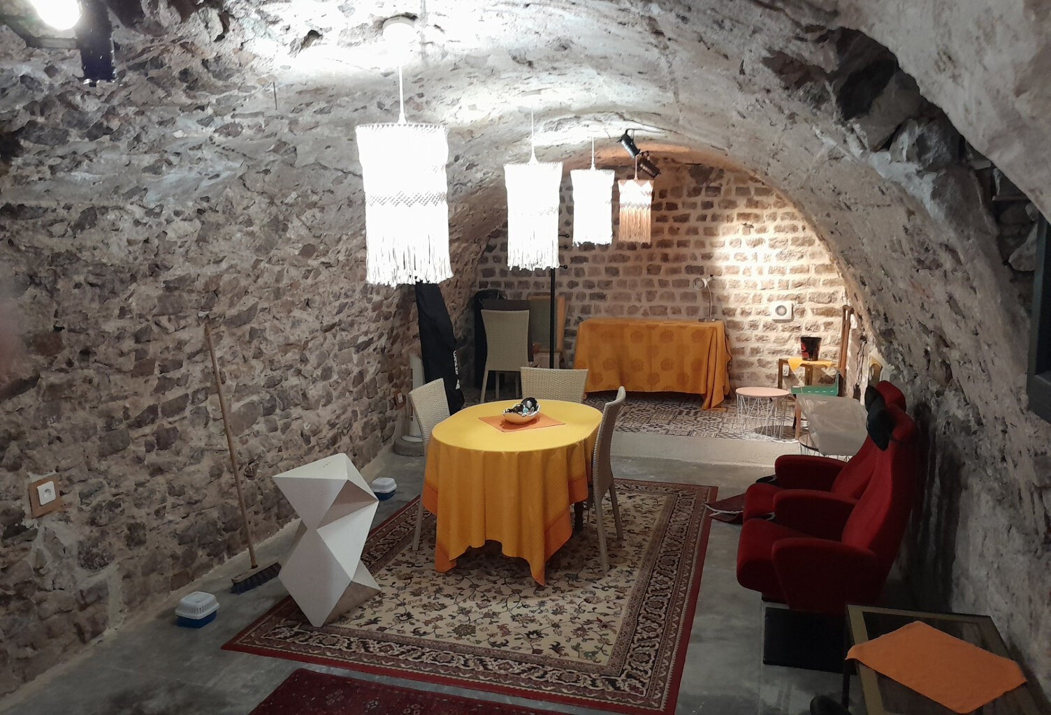 En vente 395200 EUR à Fréjus : maison de ville ,avec 2 apparte — photo 1