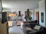 En vente 395200 EUR à Fréjus : maison de ville ,avec 2 apparte — photo 2