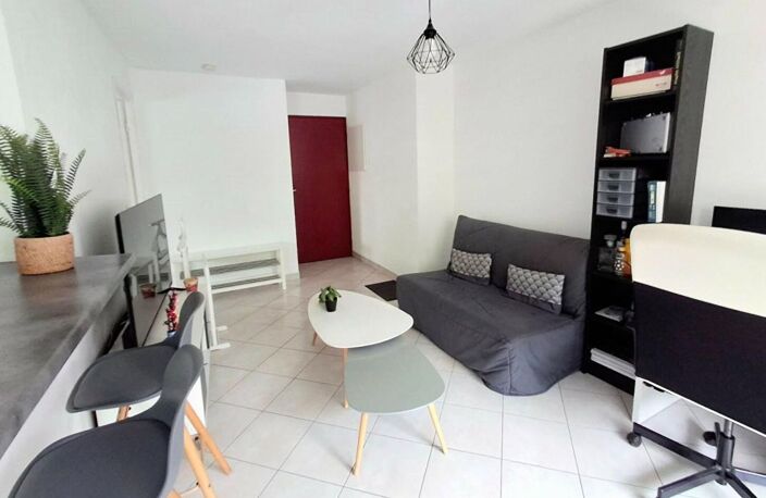 T2 avec balcon, parking privatif et piscine - À 5 mn du Campus — photo 3