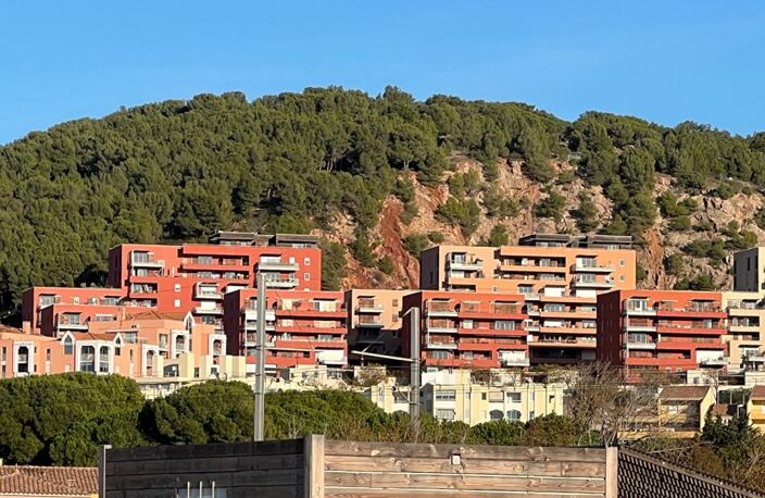 Les Marches du Soleil  Vue panoramique sur la mer et l'étang de Thau — photo 2