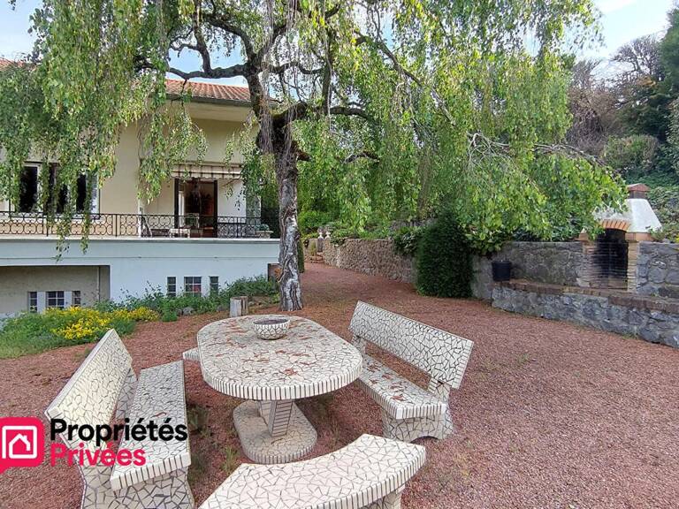 THIZY-LES-BOURGS (69240)  Maison individuelle 223 m² habitables, terrain 2000 m², 4 chambres, garages, annexes — photo 1