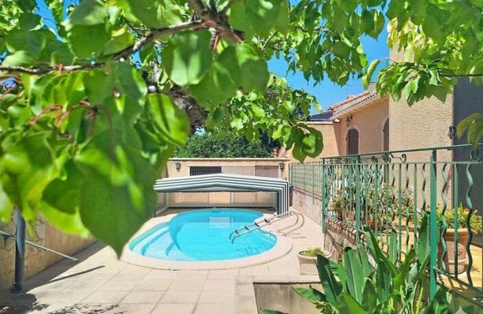 Maison avec piscine et garage, Marseille  quartier Château Gombert 6 pièce(s) 150 m2 — photo 2