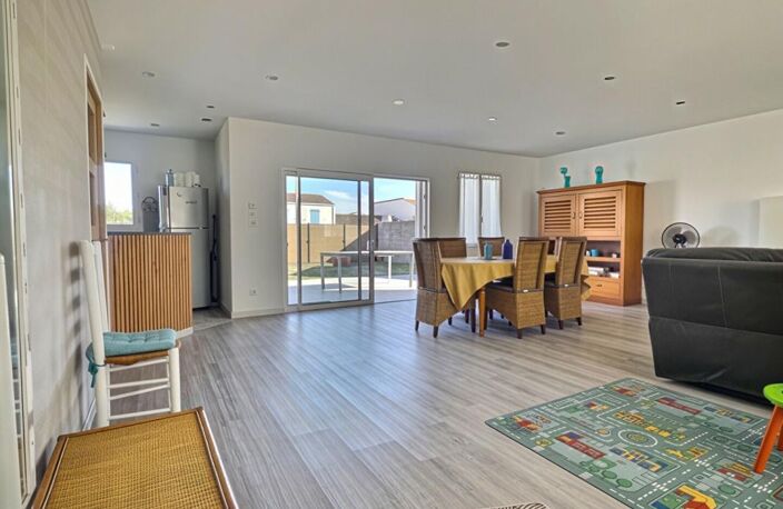 17310 - Maison  4 pièce(s) 97 m2 - PLAIN-PIED RÉNOVÉ - Ile d'Oléron - — photo 4