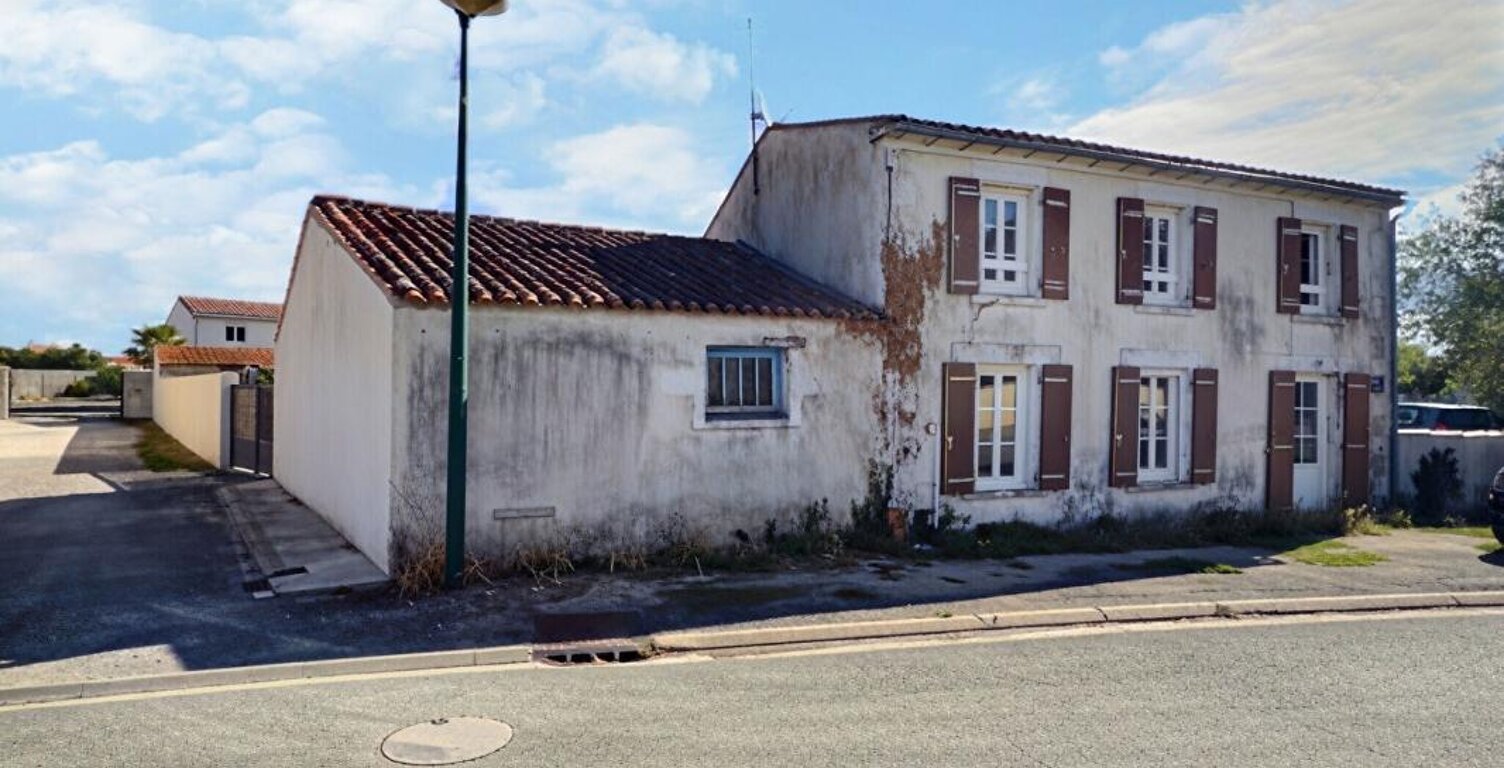 17230 - LONGEVES - Maison 3 Chambres 5 Pièces 120 m2 environ - — photo 1