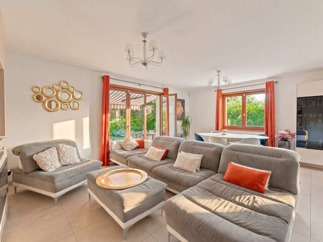 Maison à vendre 7 pièces PREVESSIN MOENS (01) — photo du bien