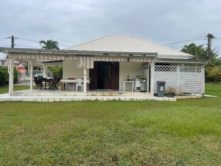 Maison à vendre 3 pièces GOYAVE (971) — photo 1