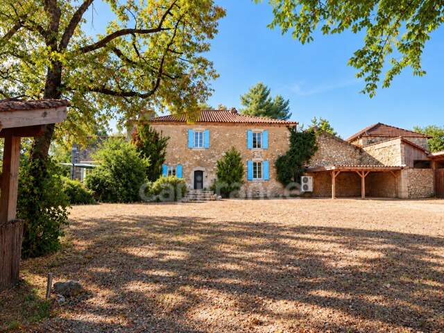 Maison de caractère de 185 m² à vendre au cœur de la campagne gersoise — photo du bien