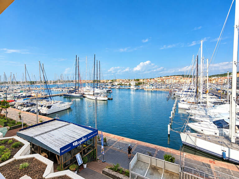 CAP D’AGDE – VUE PORT EXCEPTIONNELLE – T2 36 M² – BALCON –PISCINE - CONCIERGE - GARAGE FERMÉ – VENDU MEUBLÉ — photo 1