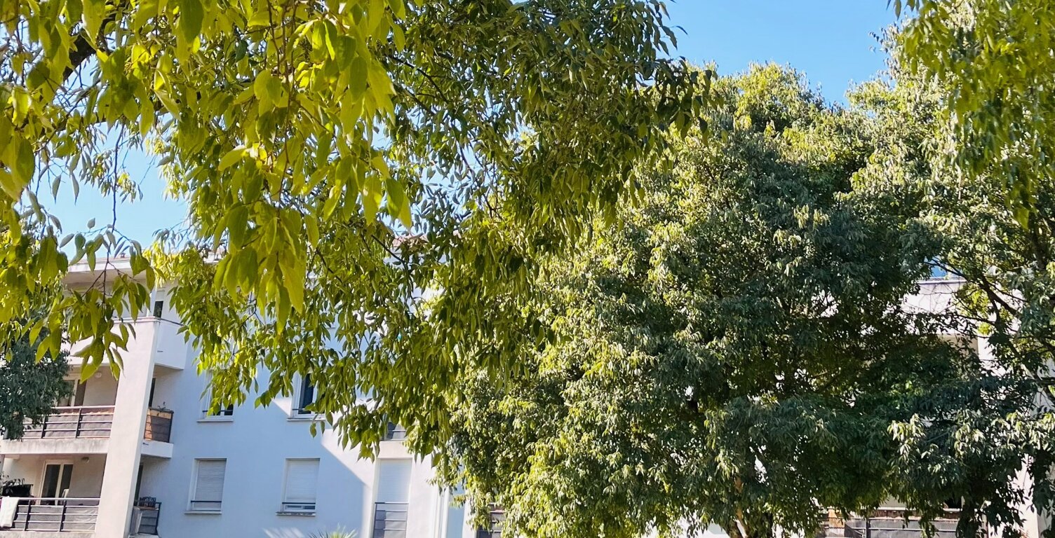 À vendre – Bel appartement 3 pièces avec grande loggia – Bordeaux Chartrons / Bassins à Flot — photo 1