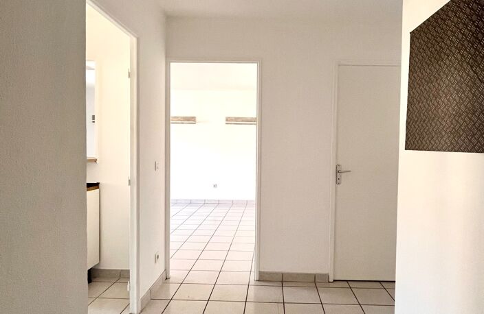À vendre – Bel appartement 3 pièces avec grande loggia – Bordeaux Chartrons / Bassins à Flot — photo 5