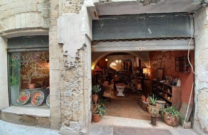 CENTRE SOMMIERES ,  FONDS DE COMMERCE +MURS + APPARTEMENT A SAISIR! — photo 2
