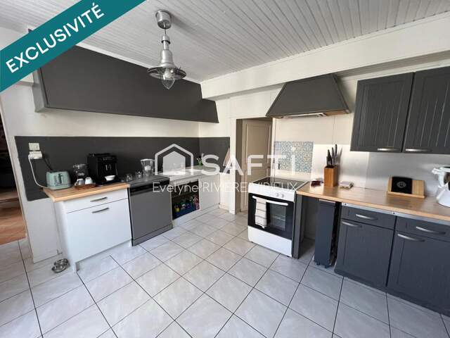 Maison ancienne de 200 m² avec 5 chambres — photo du bien