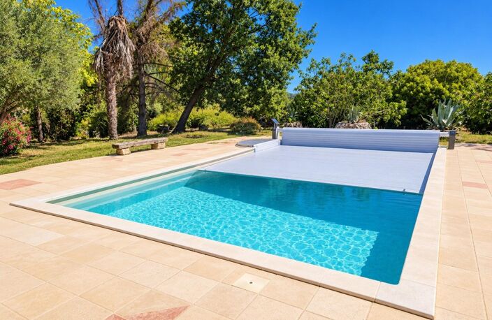 Maison en pierre  153 m²  4,58 ha  Piscine Dépendances — photo 3