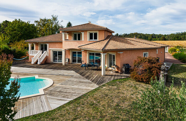 MAISON DE 240M2 - 8 PIÈCES -  DANS UN CADRE D EXCEPTION A CA — photo 2
