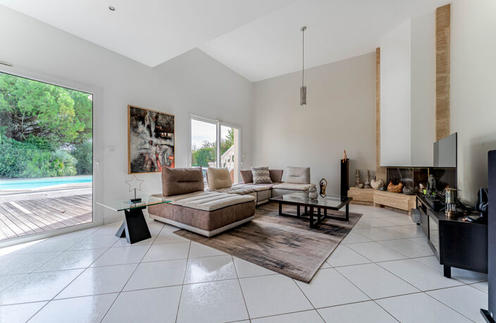 MAISON DE 240M2 - 8 PIÈCES -  DANS UN CADRE D EXCEPTION A CA — photo 5