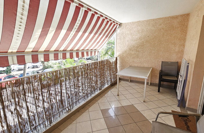 A louer : Beau T2 meublé au coeur de Saint Gilles les Bains — photo 4