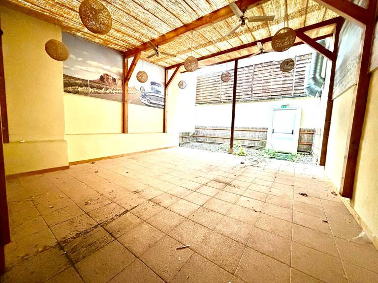 Commerce  115 m² — photo 1