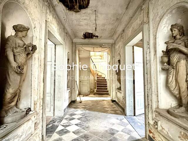 EXCLUSIVITÉ - VALENCIENNES — DEMEURE DE CARACTÈRE — UN PATRIMOINE RARE AU CŒUR DE LA VILLE — photo du bien