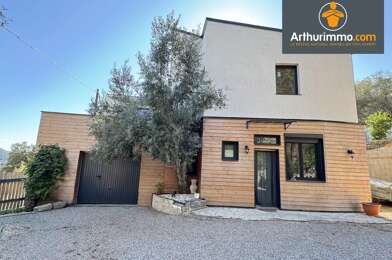 Maison  390000 €