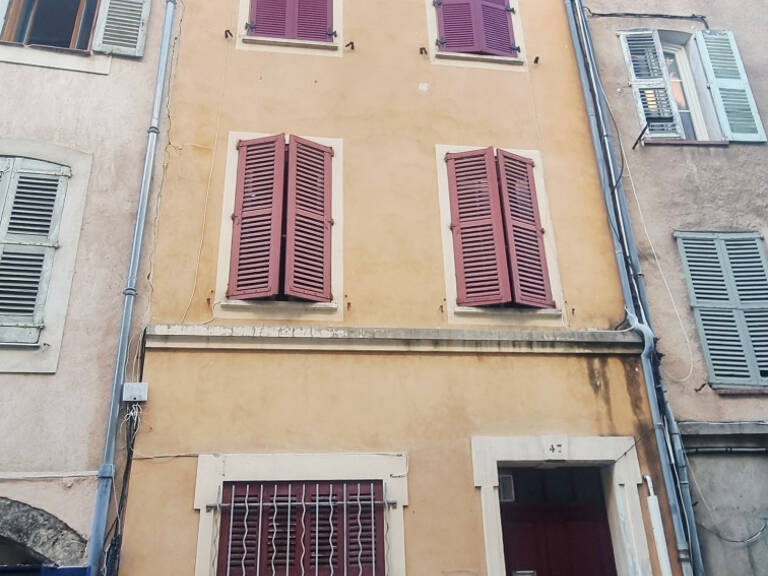 Exclusivité Draguignan bel immeuble bon état 238m+dépendance — photo 1