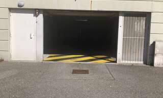 Garage   m² à louer à Prévessin-Moëns (01280)