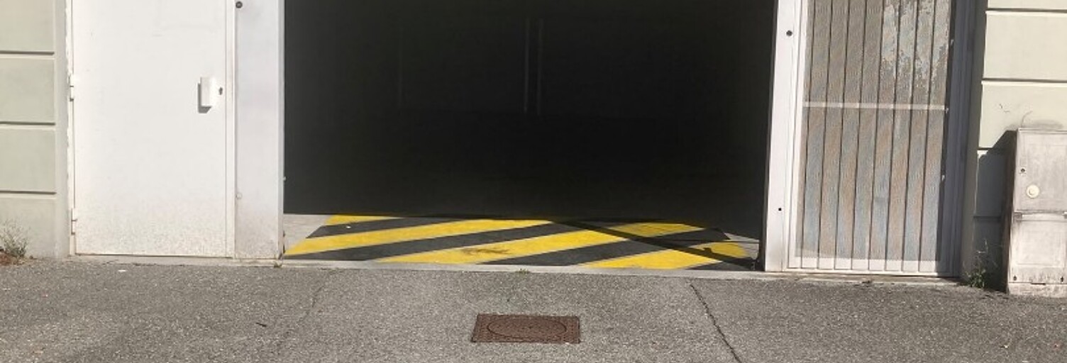 Garage   m² à louer à Prévessin-Moëns (01280)