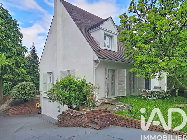 Vente Maison/villa 8 pièces — photo 1