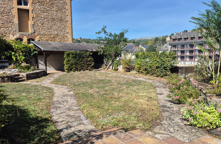 ESPALION, appartement coeur de ville, rez-de-jardin — photo 3