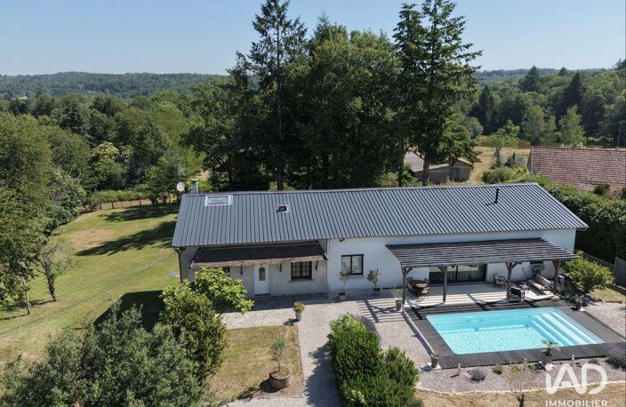 Vente Maison/villa 9 pièces — photo 2