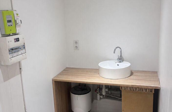LUNEL-VIEL   LOCAL COMMERCIAL 34 M2 AVEC VITRINE   VENDU LOU — photo 5