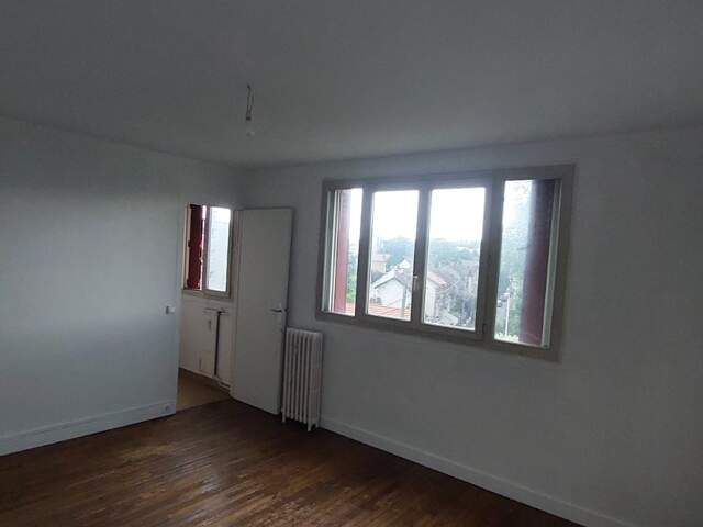 STUDIO (31M²) AVEC CUISINE INDEPENDANTE + PARKING — photo du bien