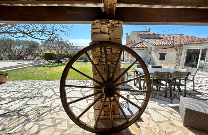 Maison  à vendre SAINT JULIEN LES Martigues 7 pièce(s) 145 m2 avec piscine — photo 3
