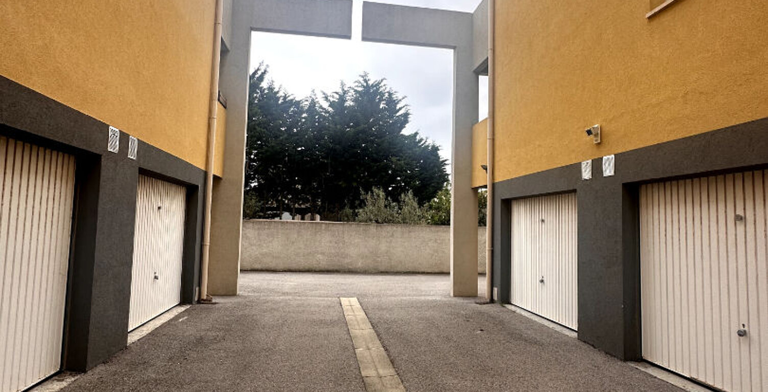 GARAGE FERMÉ — photo 1
