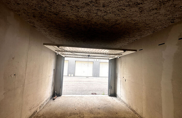 GARAGE FERMÉ — photo 4