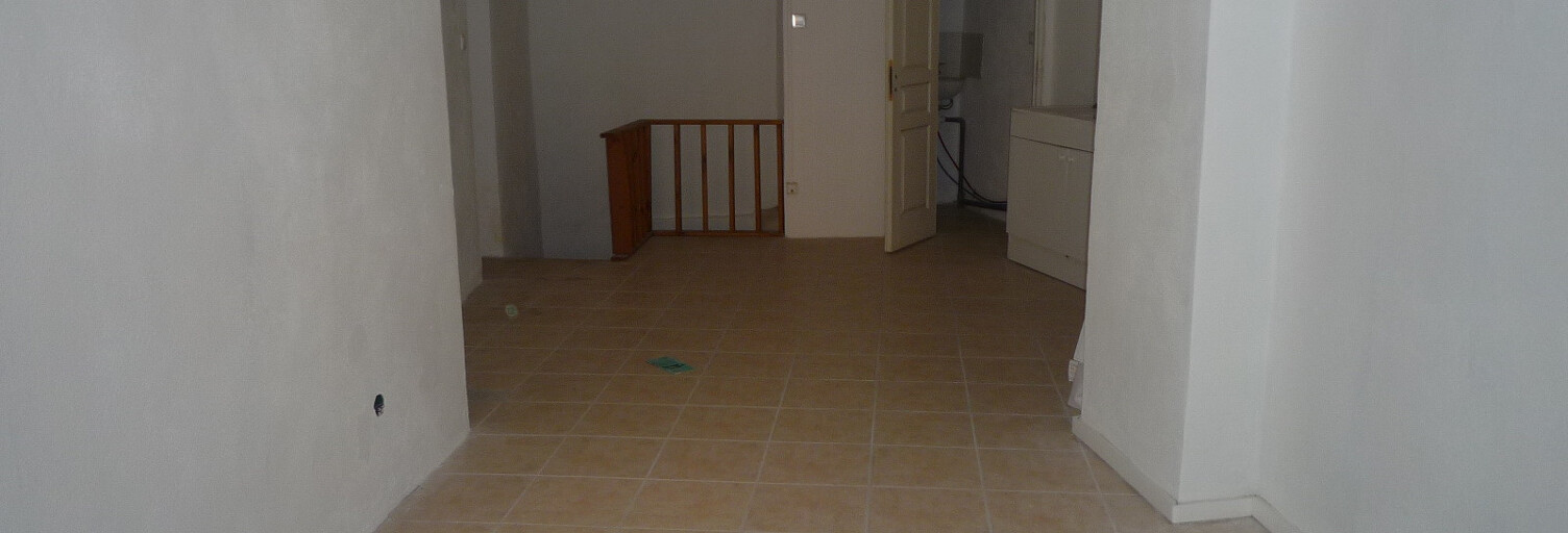 Commerce 1 Pièce 26 m² à louer à Lambesc (13410)