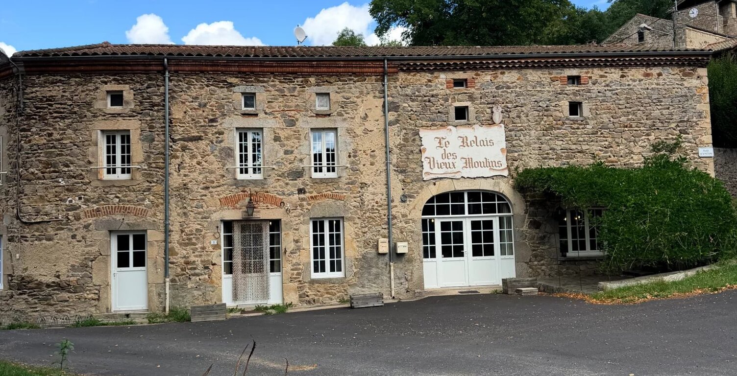 ANCIENNE AUBERGE A 30 MN D'ISSOIRE — photo 1