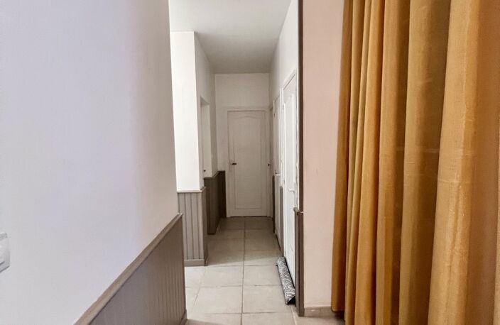 Vente Maison/villa 8 pièces — photo 2